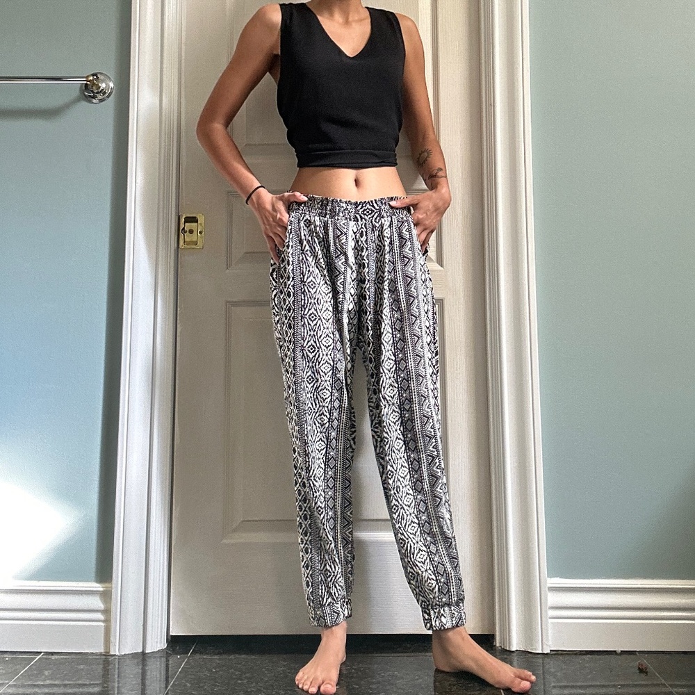 AE Patterened Joggers